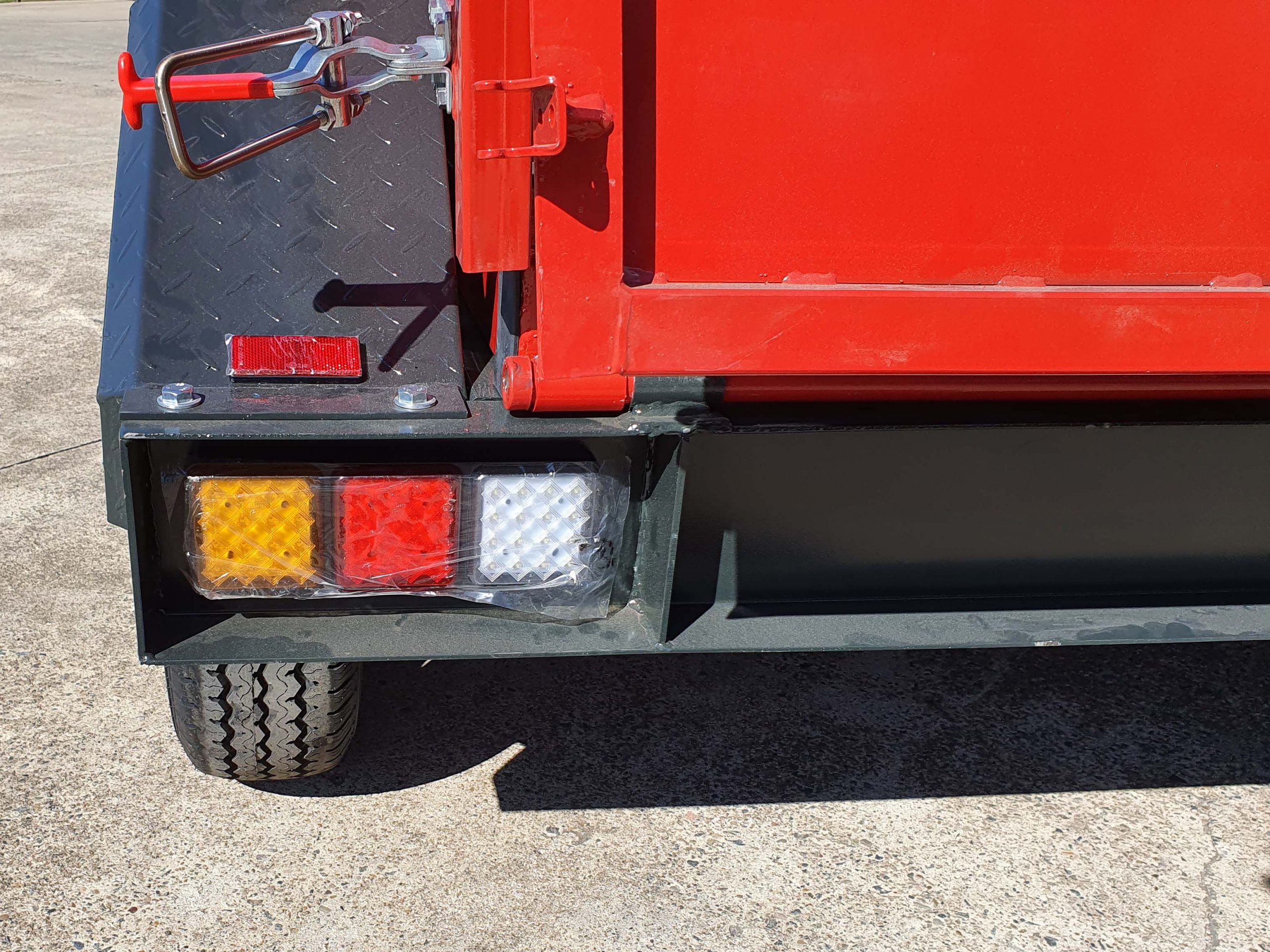 Trailer Bin with Reverse lights